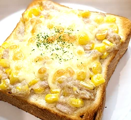 ツナマヨコーンのピザ